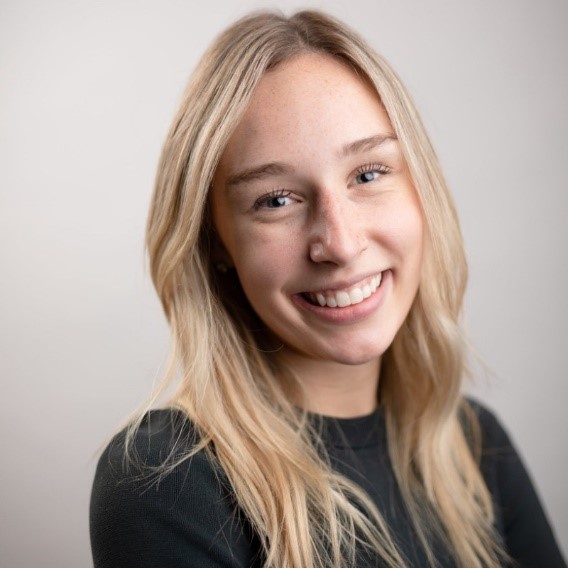 Smiling photo of young woman