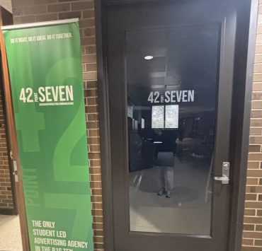 The front entrance door to 42POINTSeven Student-Agency